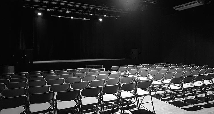 La Cochera Cabaret. Sala de conciertos, teatro...